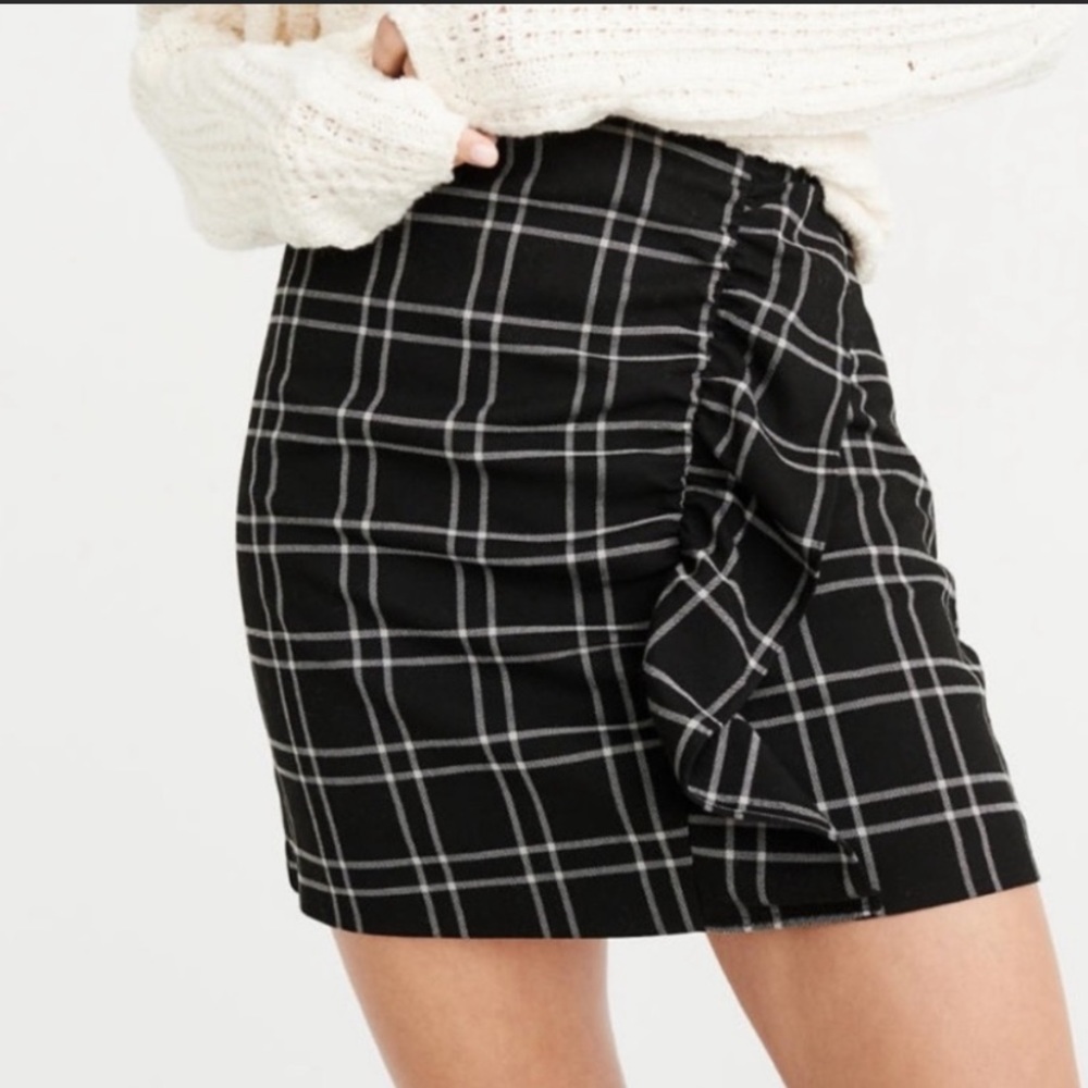 Abercrombie & Fitch | Plaid Ruffle Mini Skirt
